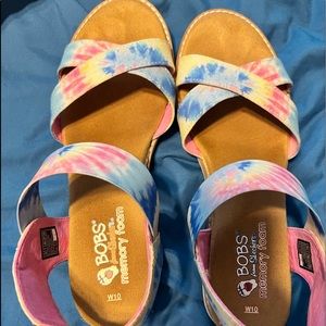 Size 10 W Skechers bobs sandals
